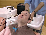 Un gars, une fille - S2E32 - Chez le coiffeur (1)